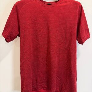lululemon athletica Red metal vent tech Short Sleeve Tee